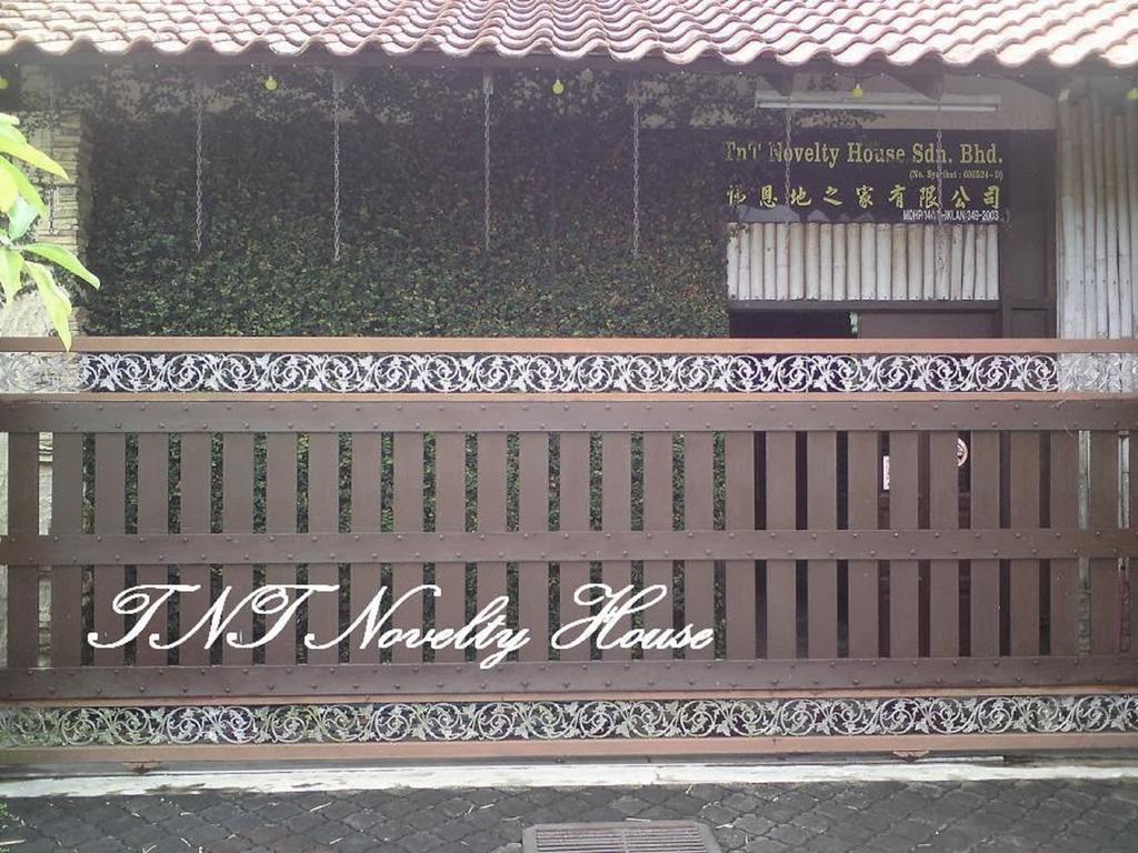Tnt Novelty House Lejlighed Teluk Intan Eksteriør billede